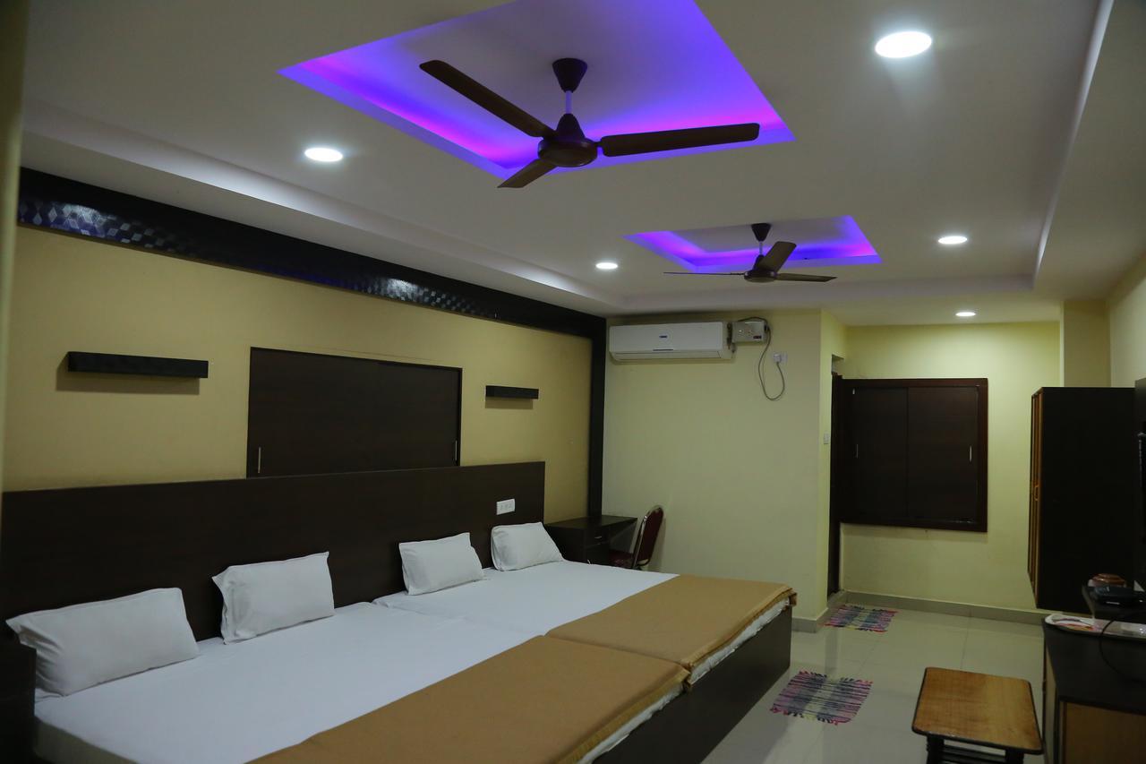 Divya Lodge Hyderabad Exterior foto