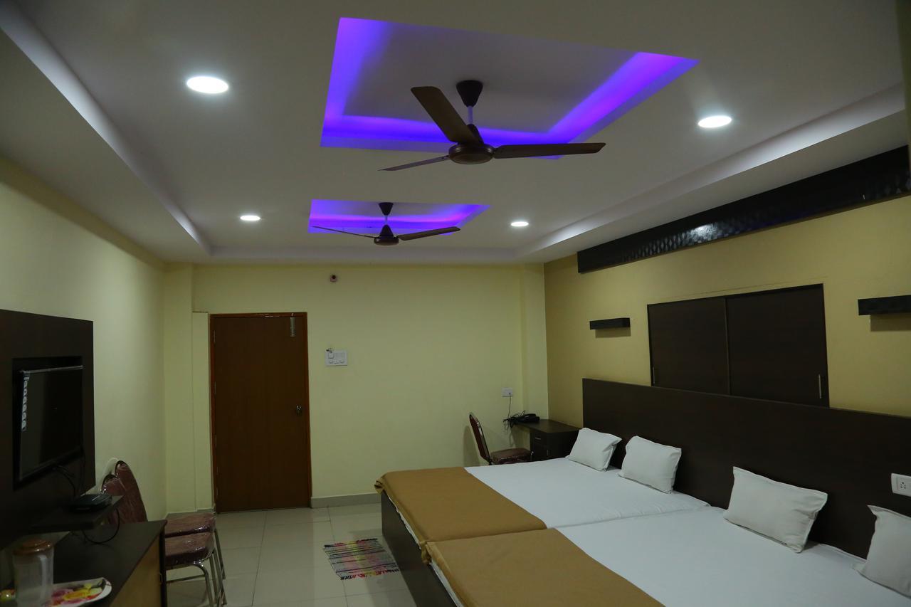 Divya Lodge Hyderabad Exterior foto